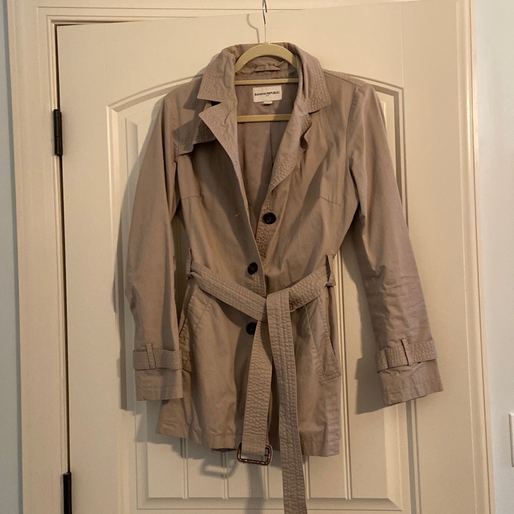 Banana Republic short trench coat - size small